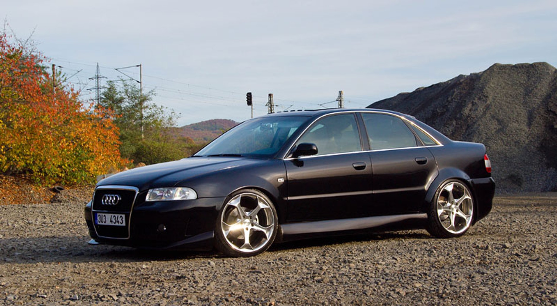 Garaż tunera: Audi A4 – dama w czerni