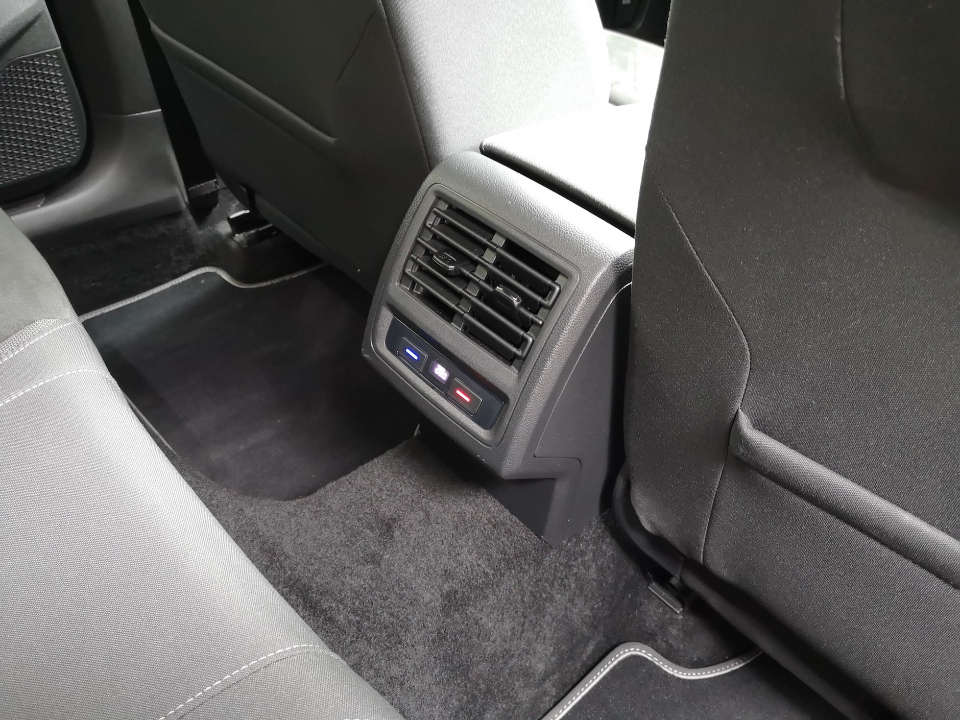 Volkswagen Golf 1.5 eTSI Style