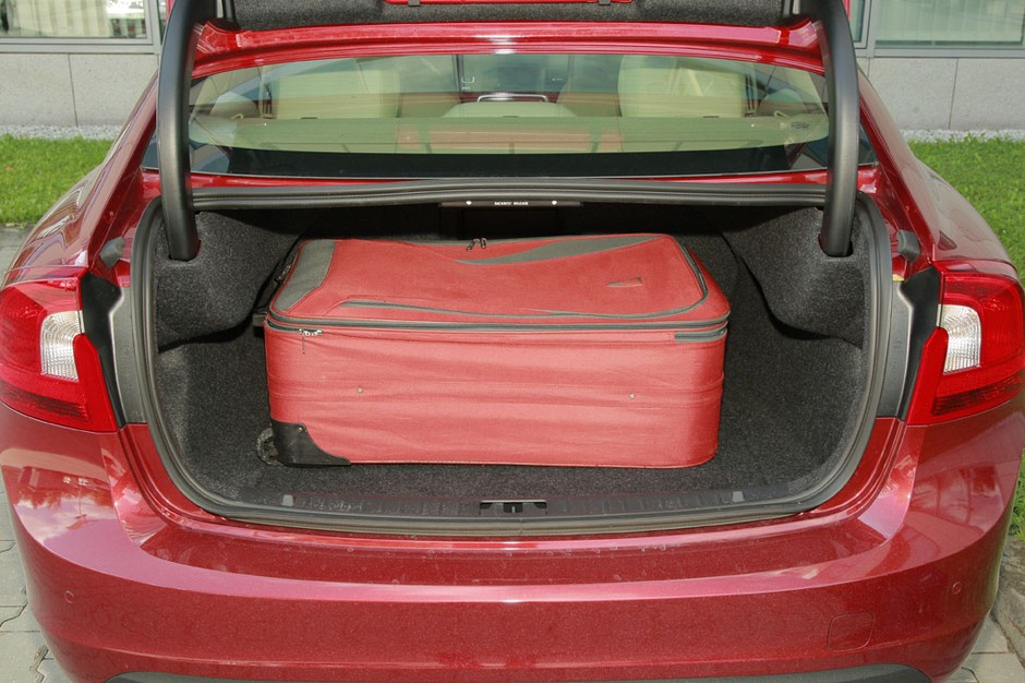 Volvo S60 nauczy cię jeździć