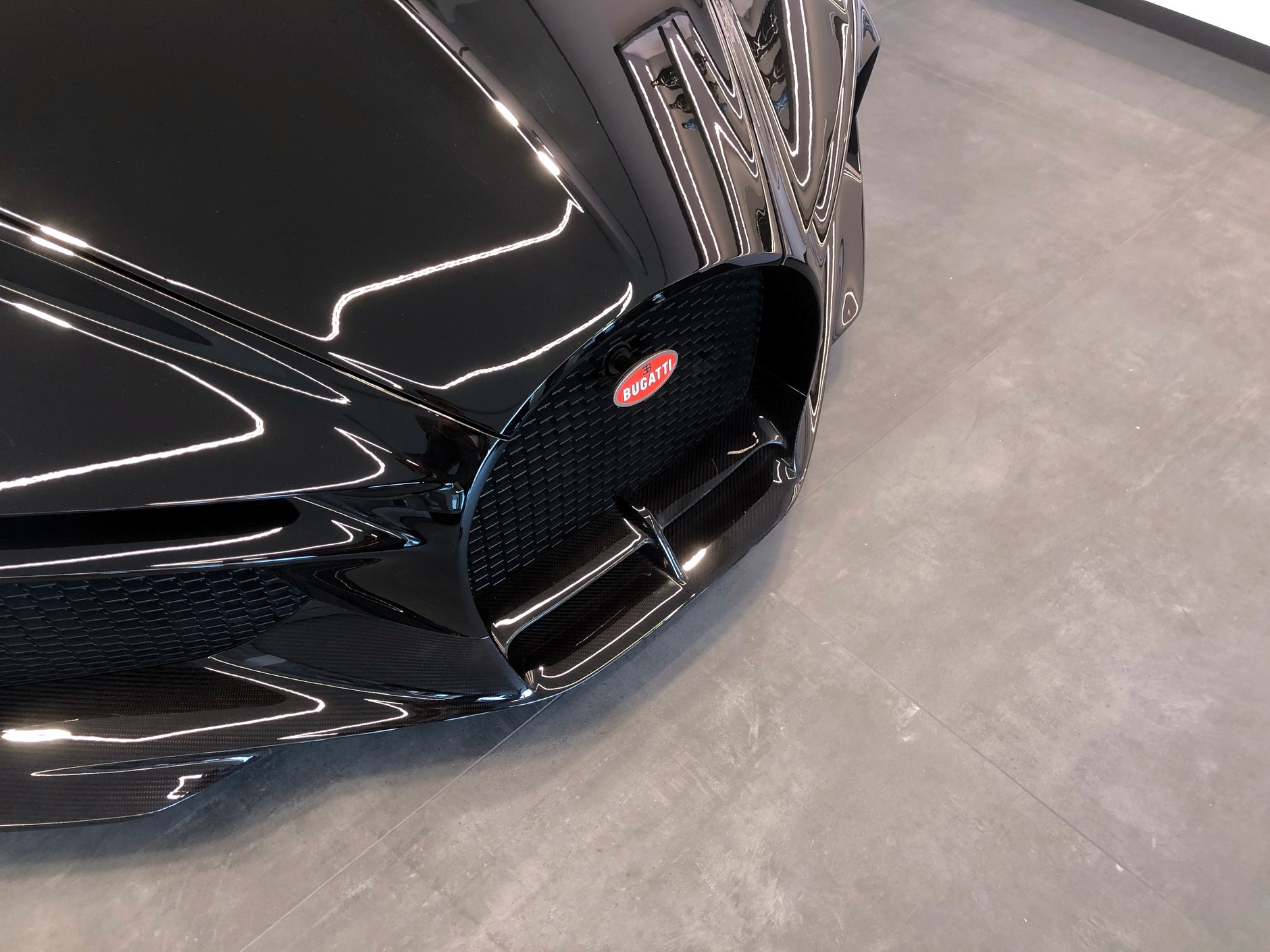 Otwarcie salonu Bugatti w Katowicach. Bugatti W16 Mistral