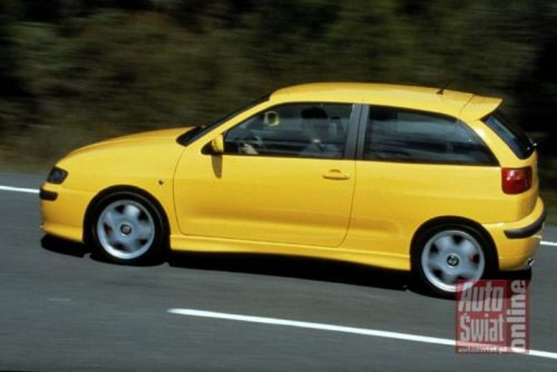 Renault Clio 1.6 16V, Seat Ibiza 1.6 Sport - Sportowe ambicje