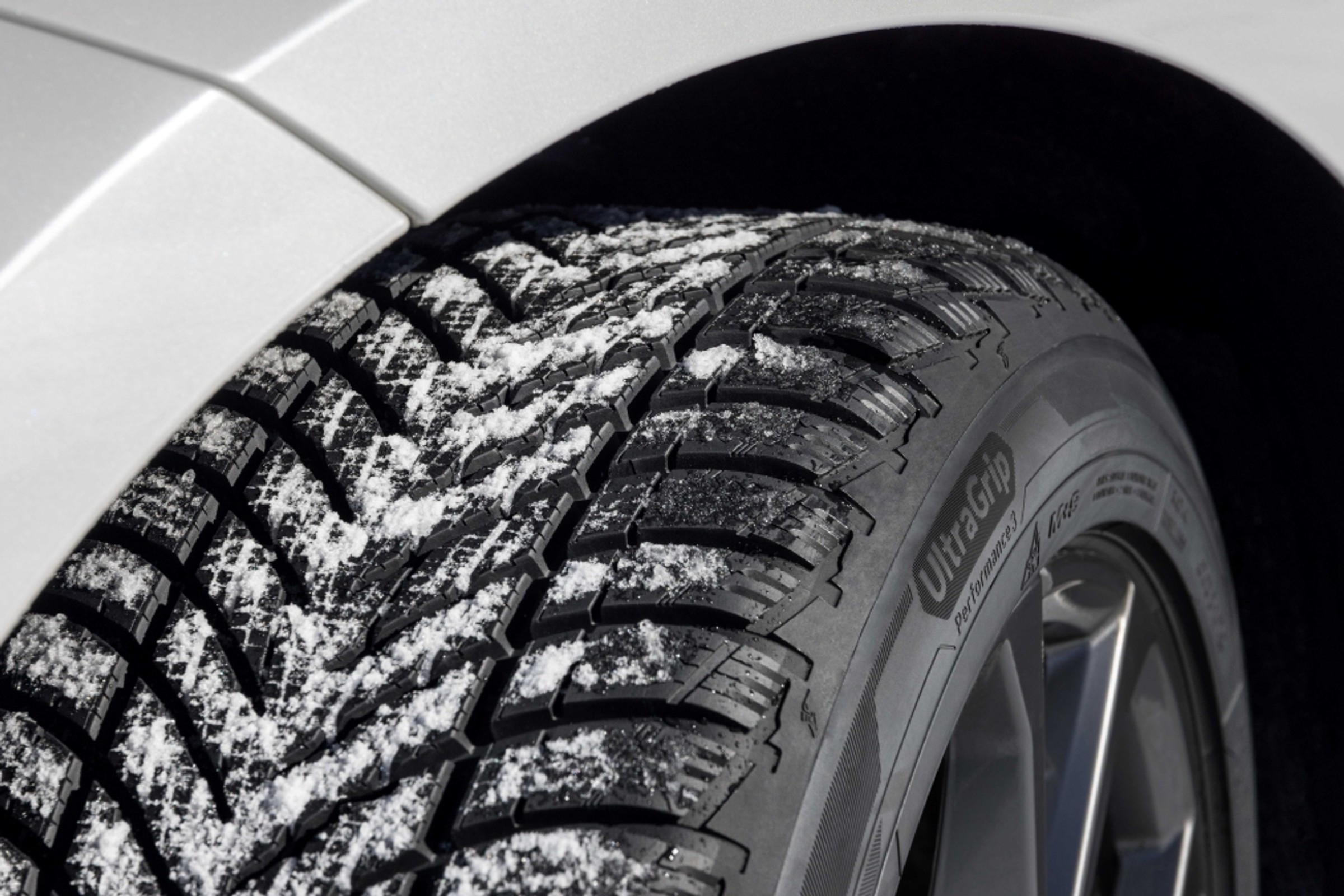 Czy w zimowych oponach należy obniżyć ciśnienie powietrza? Jest jeden szkodliwy mit