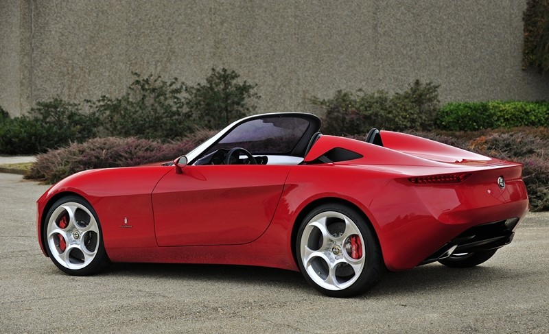 Alfa Romeo 2uettottanta – co za nazwa, co za auto!