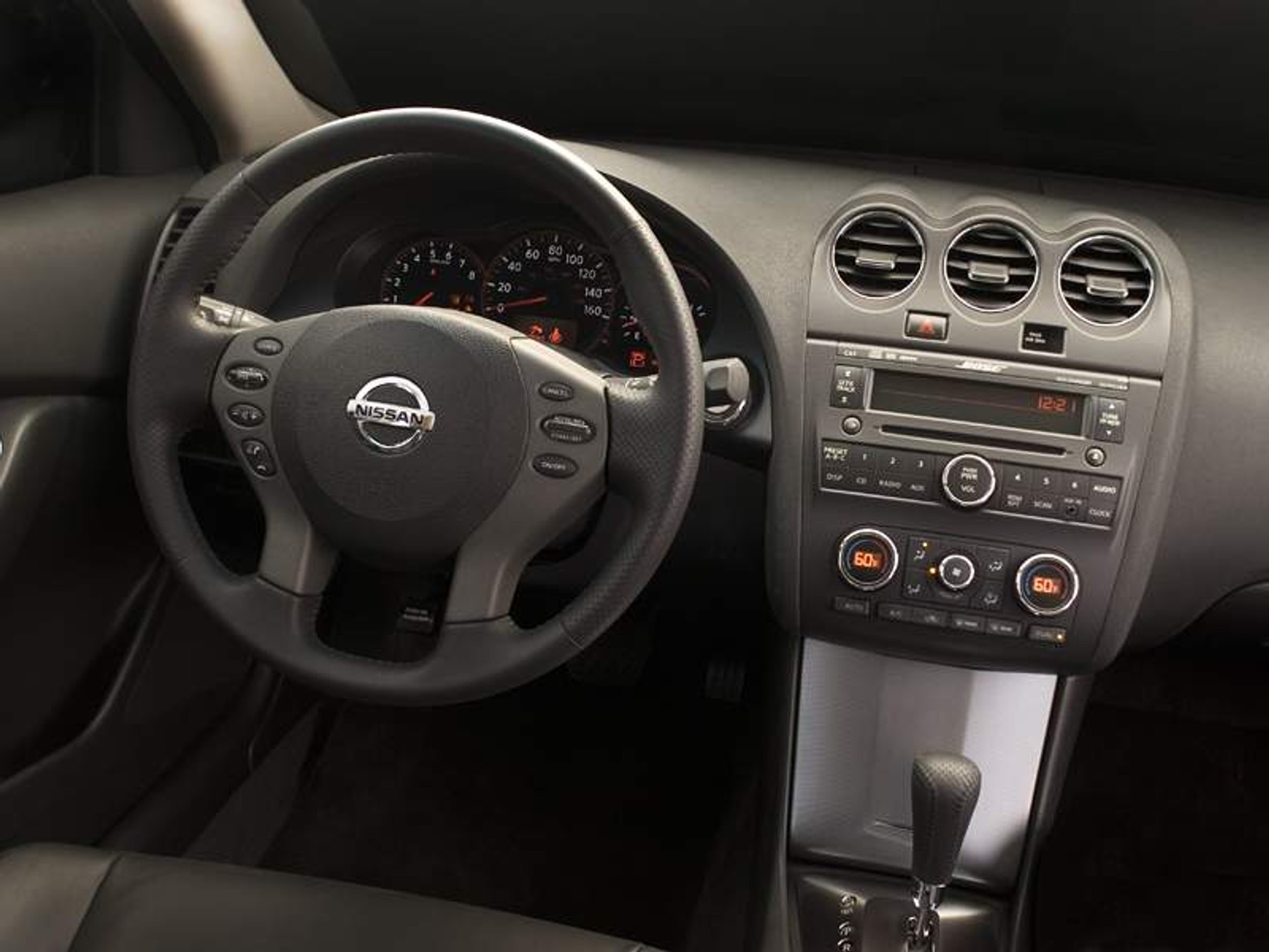 Nissan Altima Hybrid - oszczędnie