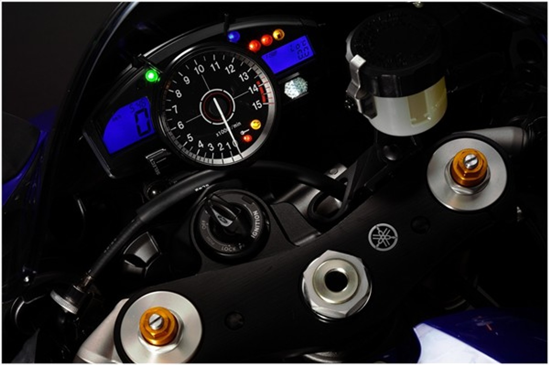 Yamaha YZF-R1 2007: bez kompromisu