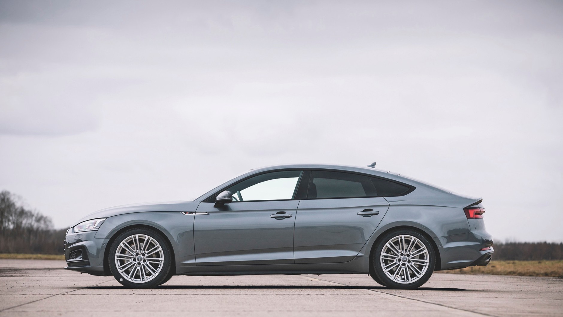 Atak na klasę premium - Audi A5, BMW serii 4 i Kia Stinger