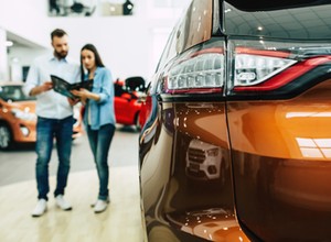 W ten sposób obniżysz ratę za auto o jedną trzecią. Jest jednak pewien warunek