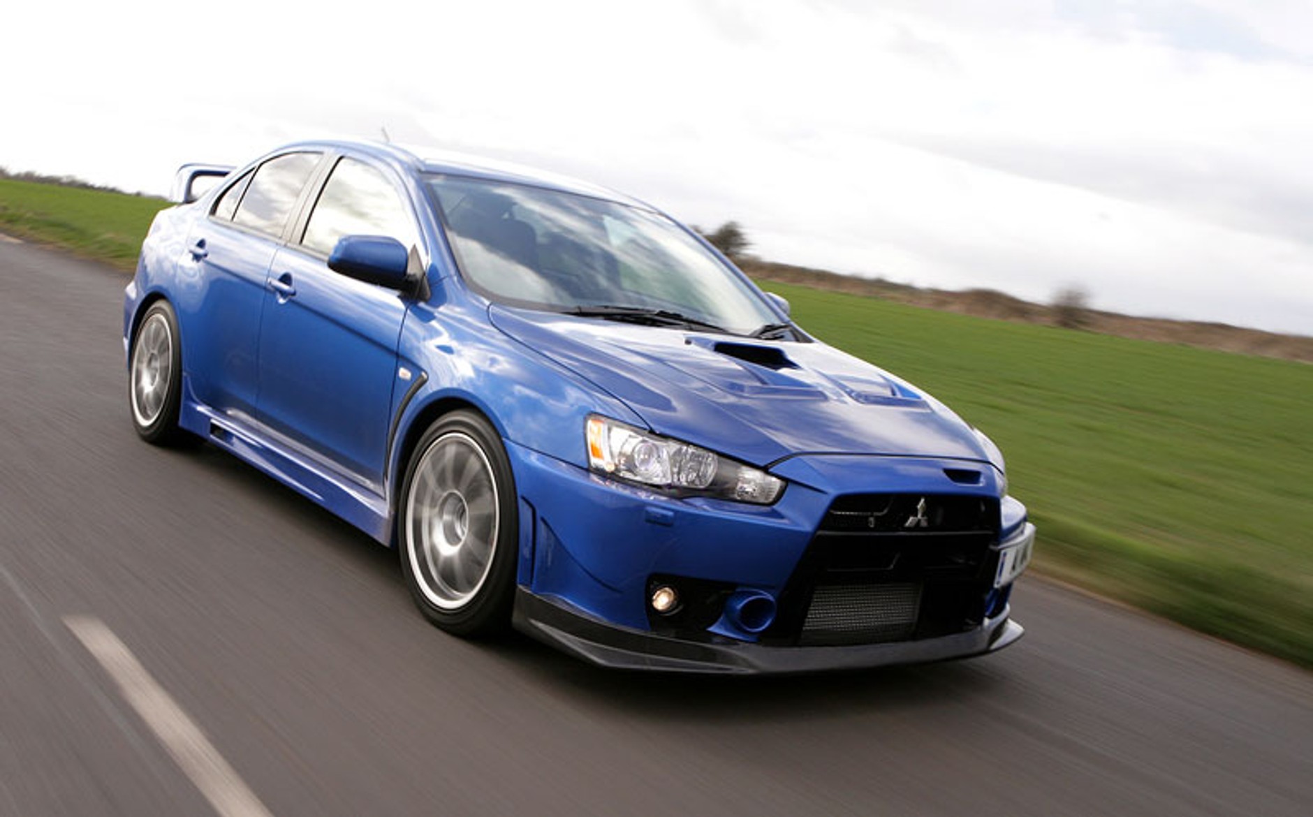 Mitsubishi Lancer Evo X FQ-400: fotogaleria
