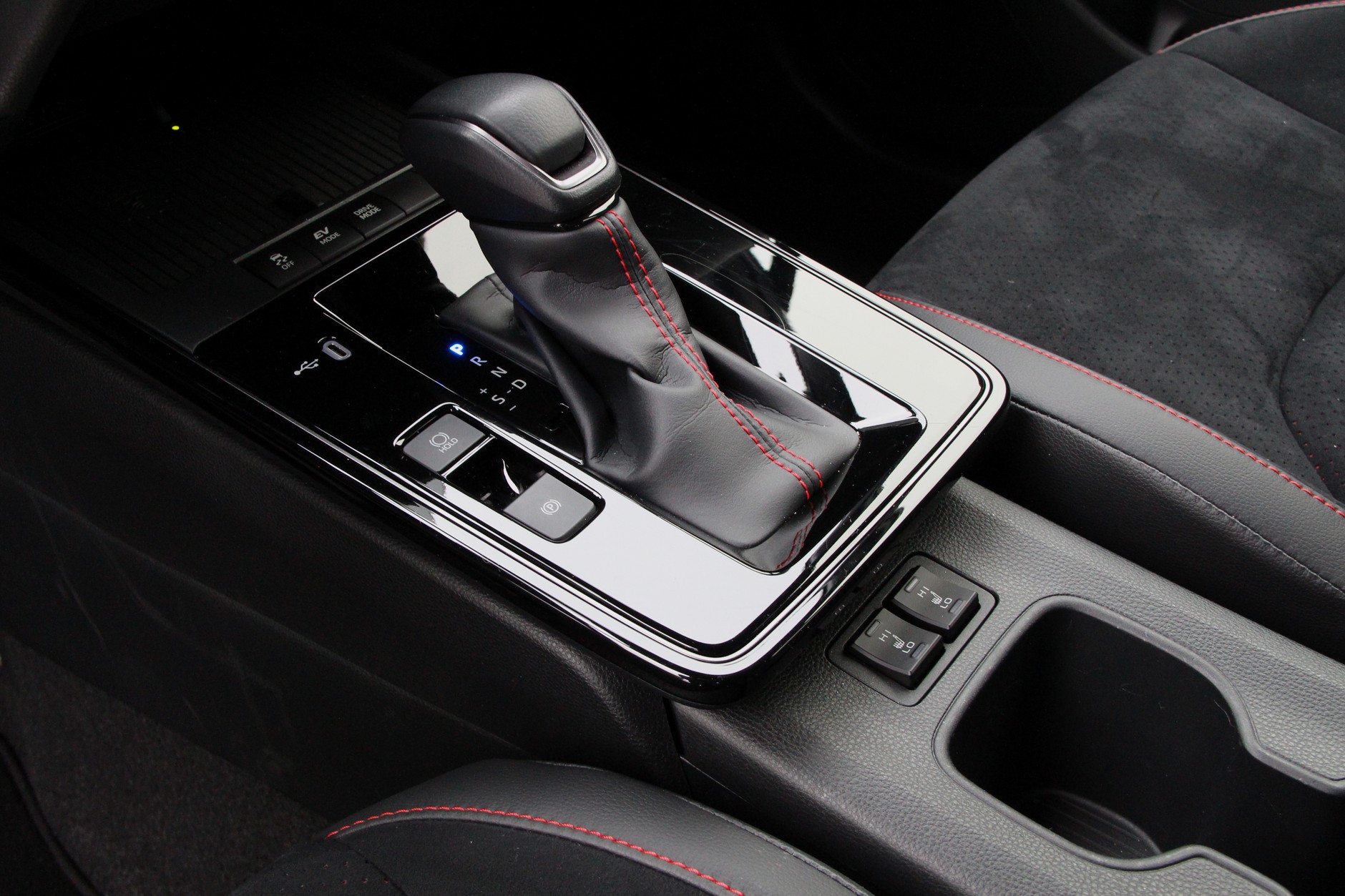 Toyota Corolla Cross 2.0 Hybrid GR Sport 