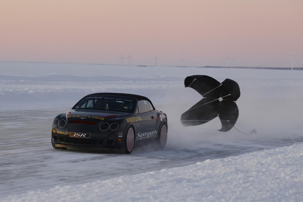 Bentley Supersports Cabrio najszybszy na lodzie