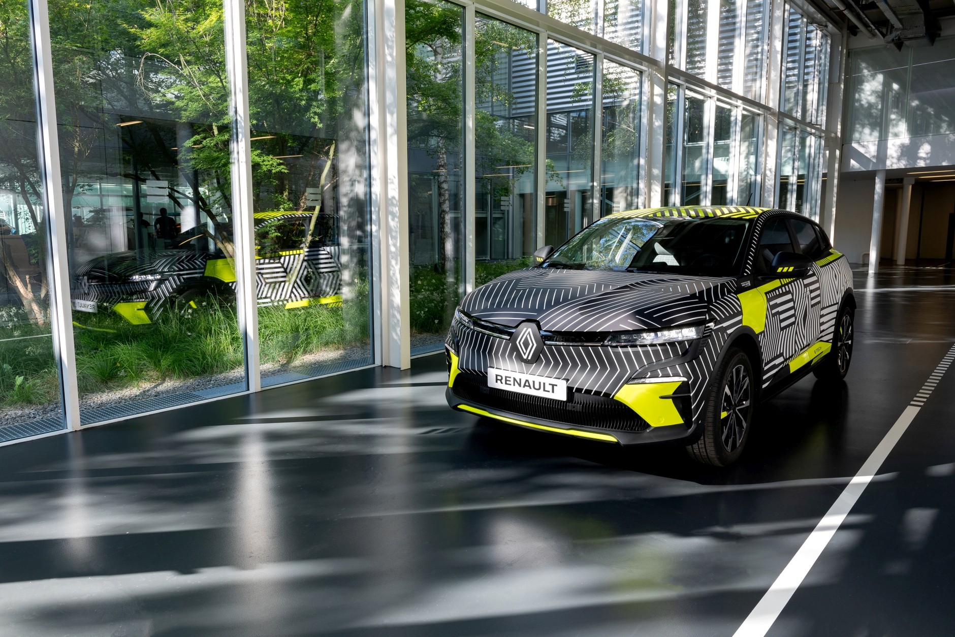 Renault Megane E-Tech Electric - egzemplarz przedprodukcyjny