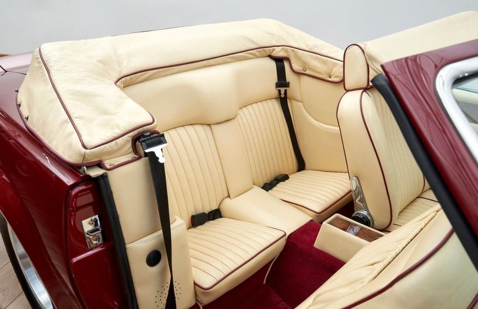 Aston Martin V8 Ventage Volante należący do Davida Beckhama