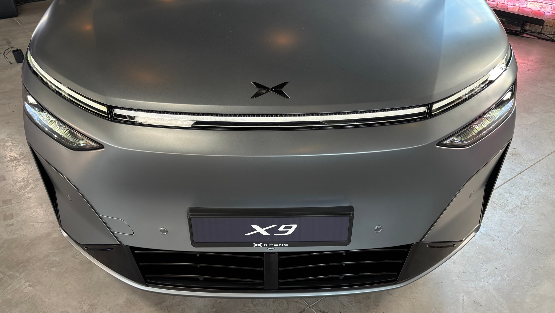 Xpeng X9