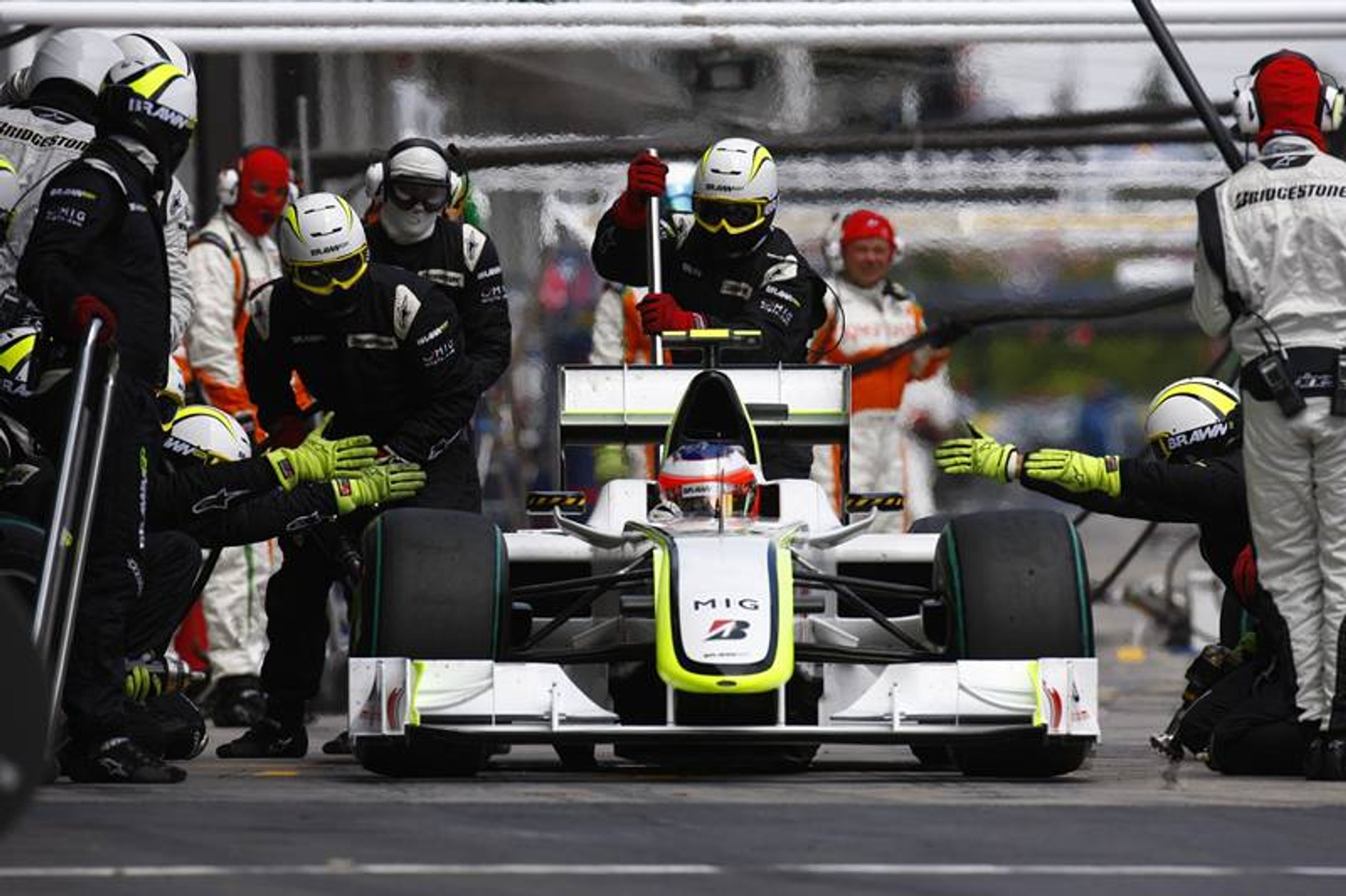 Grand Prix Niemiec 2009: rozpędzony Red Bull Racing dogania Brawn GP (fotogaleria)