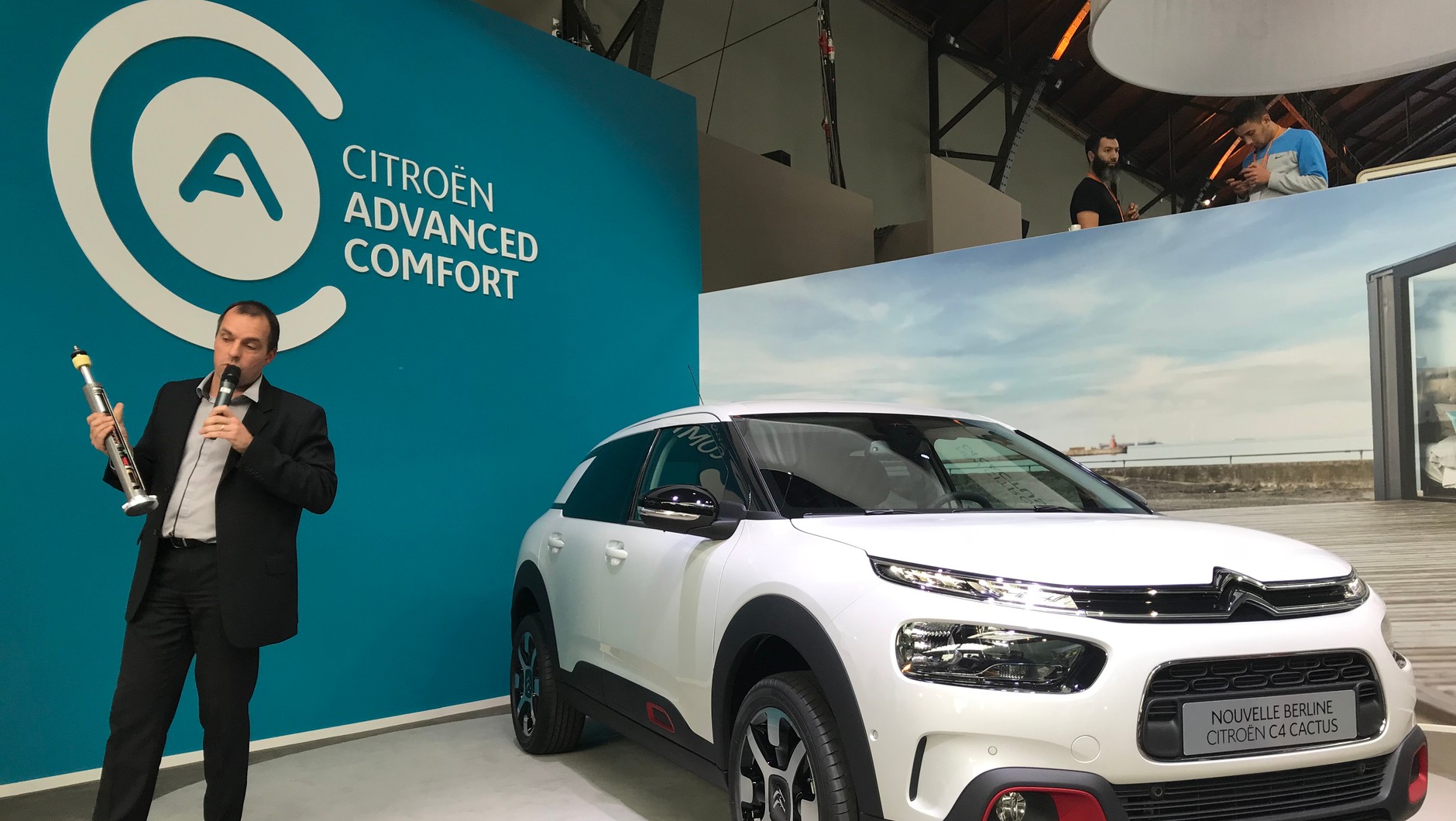 Na prezentację nowego zawieszenia PHC poświęcono sporo czasu. Na wrażenia z jazd trzeba poczekać do przyszłego roku. Citroen C4 Cactus