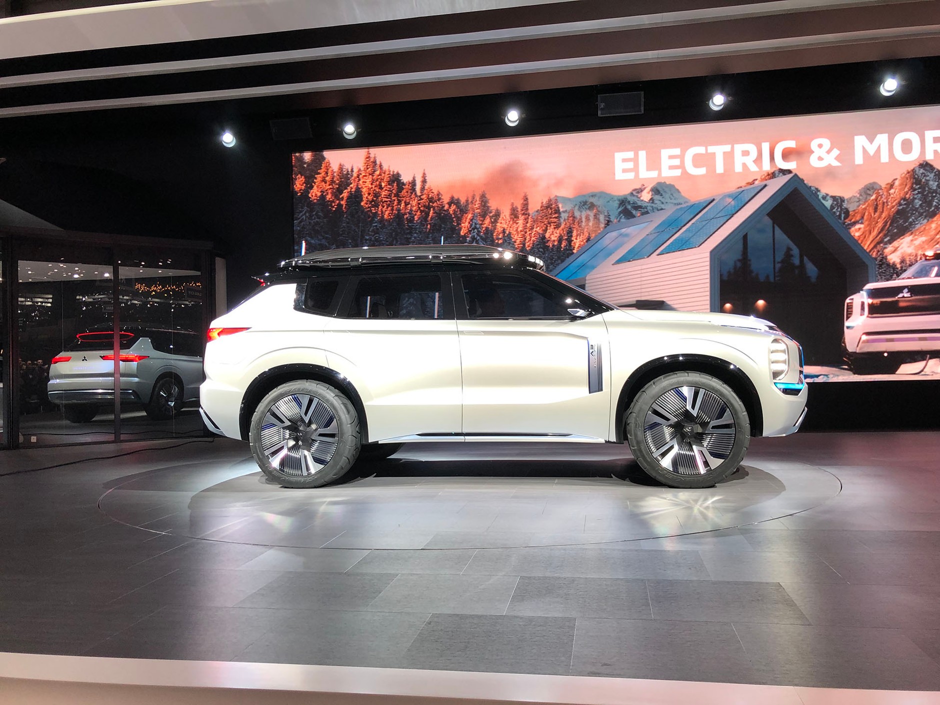 Mitsubishi Engelberg Tourer