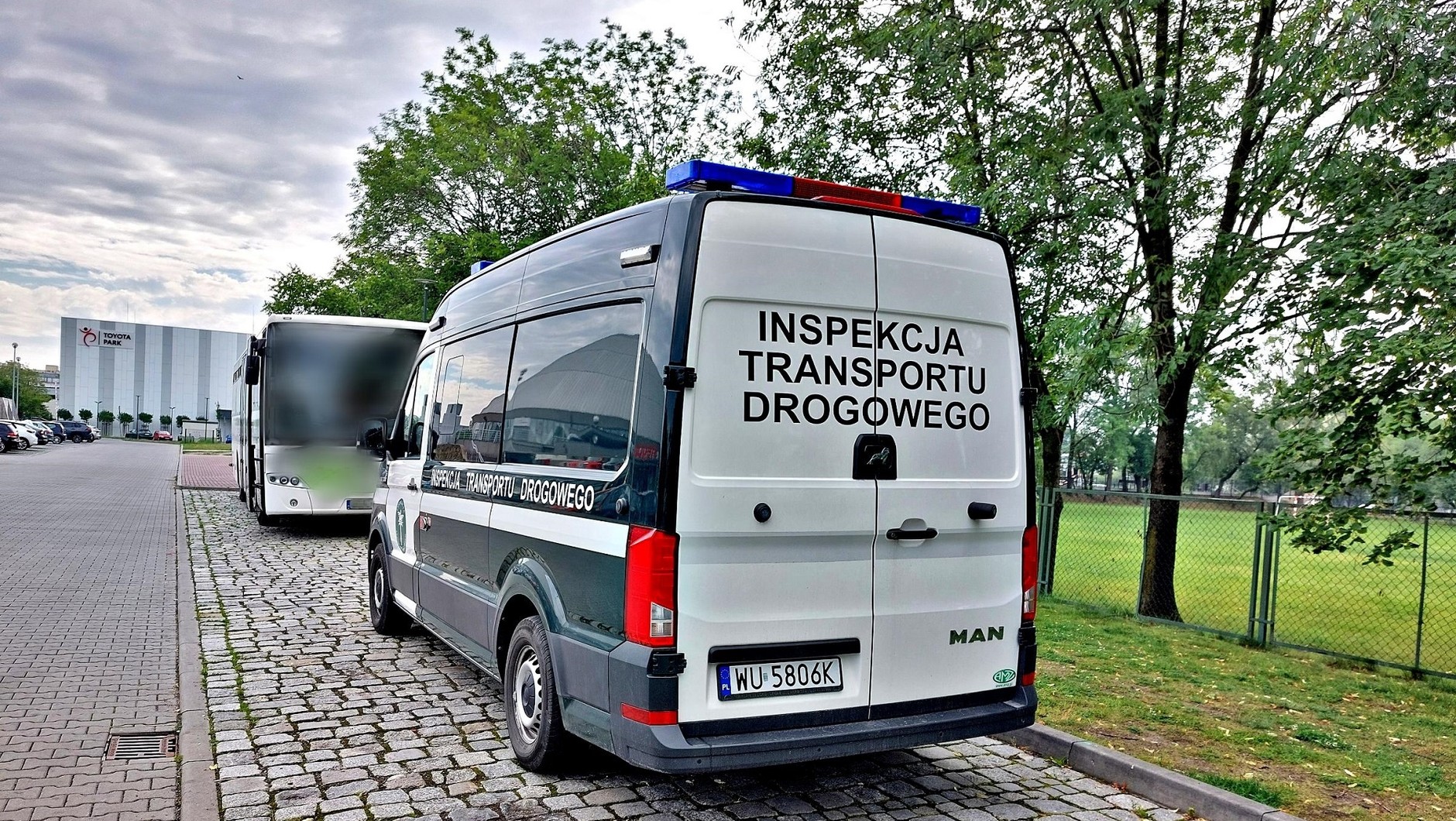 Inspektorzy ITD sprawdzili autokar przed wycieczką przedszkolaków