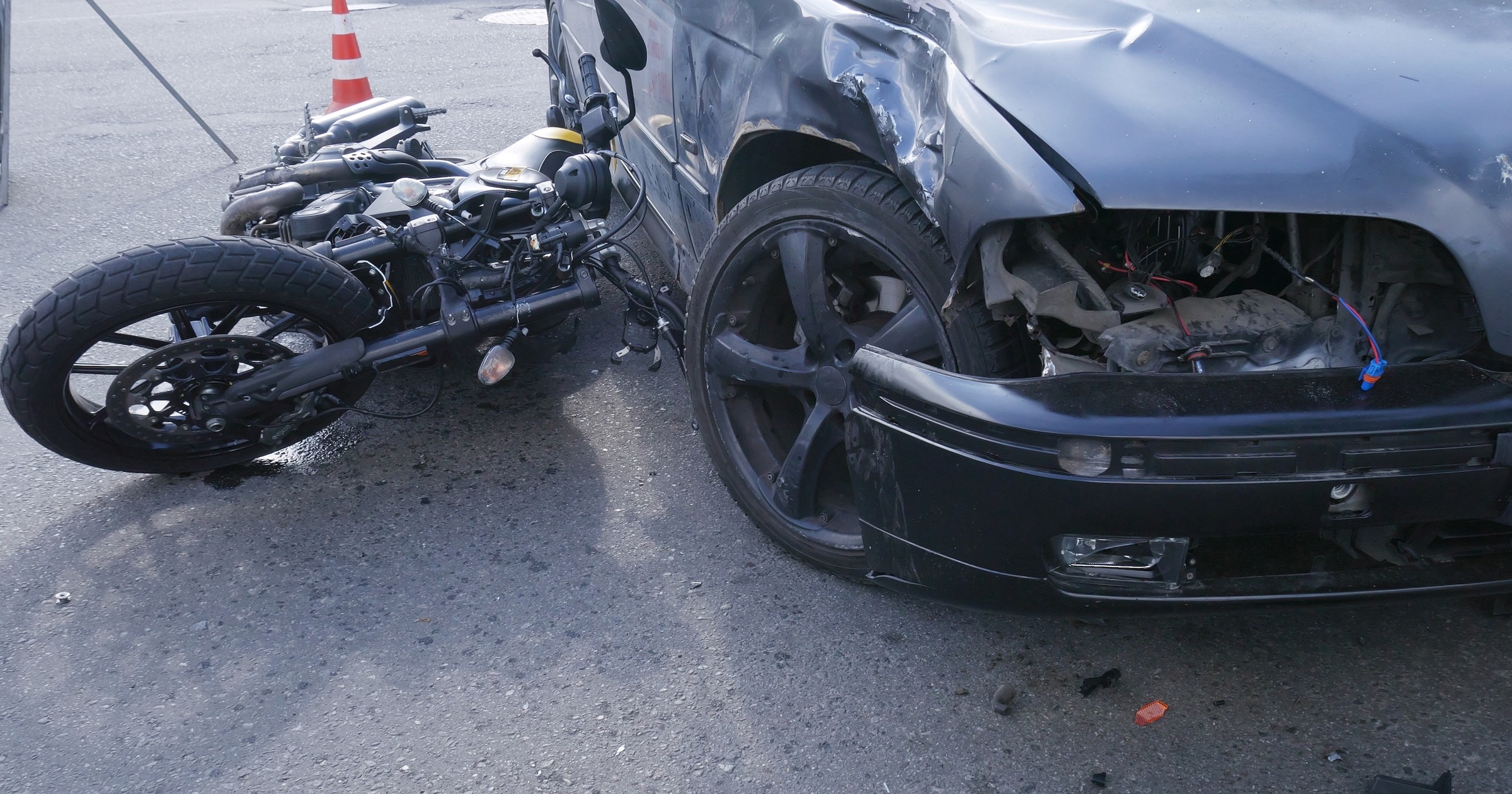 Wypadek z udziałem motocyklisty