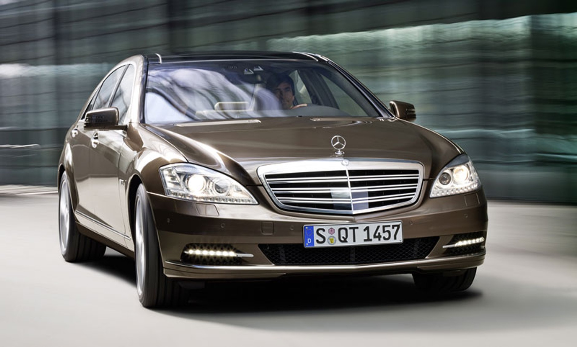 Mercedes-Benz S-Klasa: modernizacja i seryjna hybryda (fotogaleria)