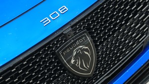 Słuchanie Radia ZET lub Radia 24 psuje nowe Peugeoty. Firma wstrzymuje dostawy
