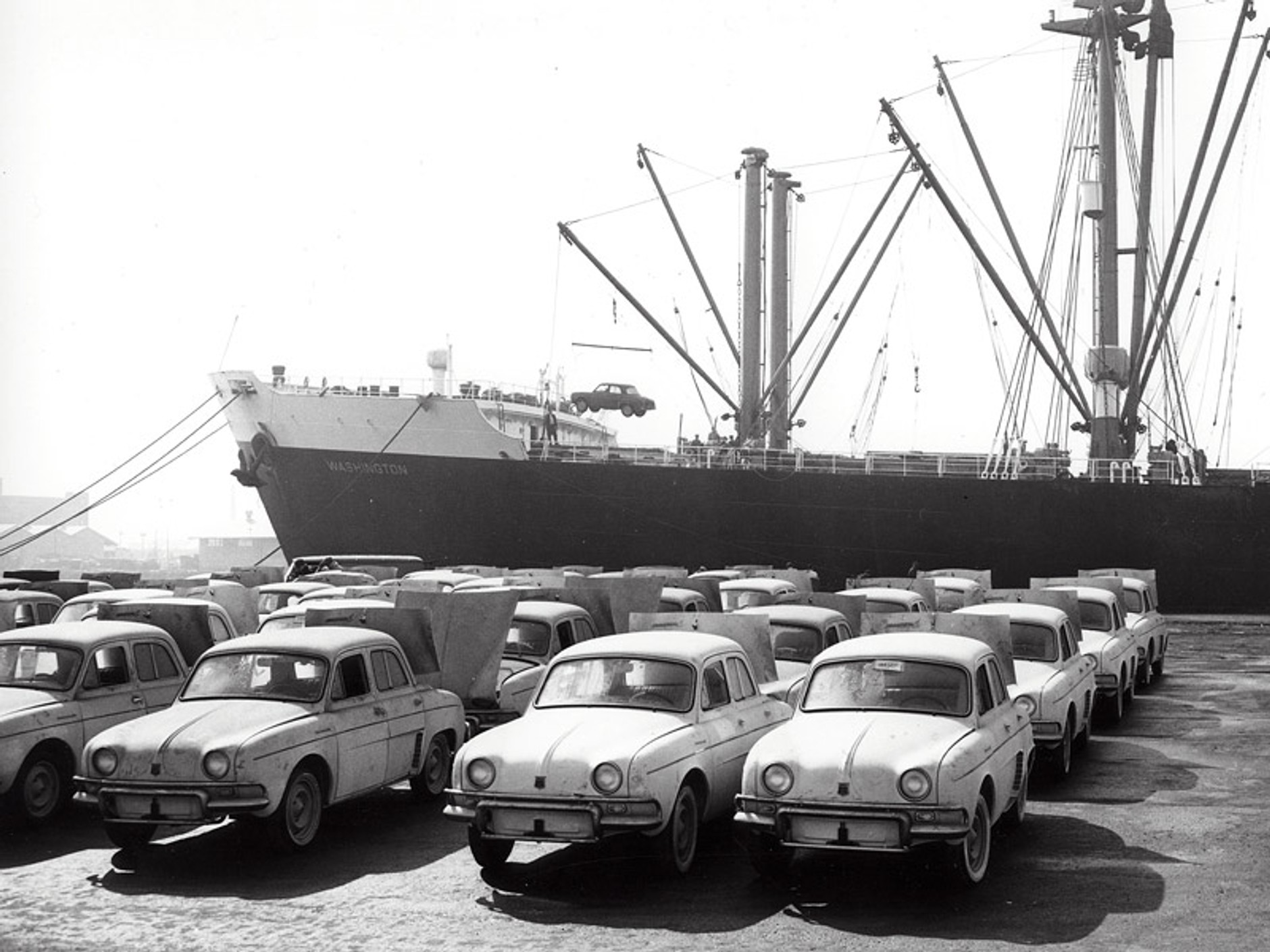 Historia Renault w fotografii (180 zdjęć z lat 1898 - 2008)