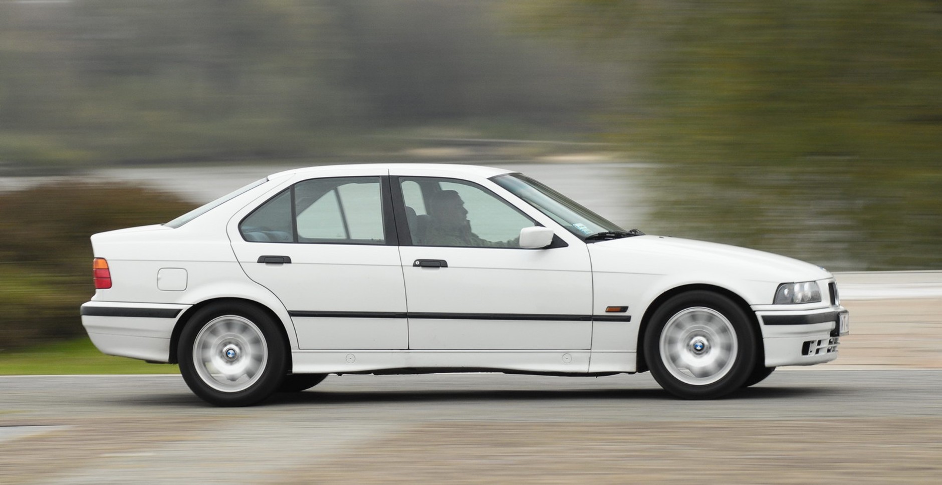 3. BMW serii 3 (E36) (1990-98) - od 4000 zł