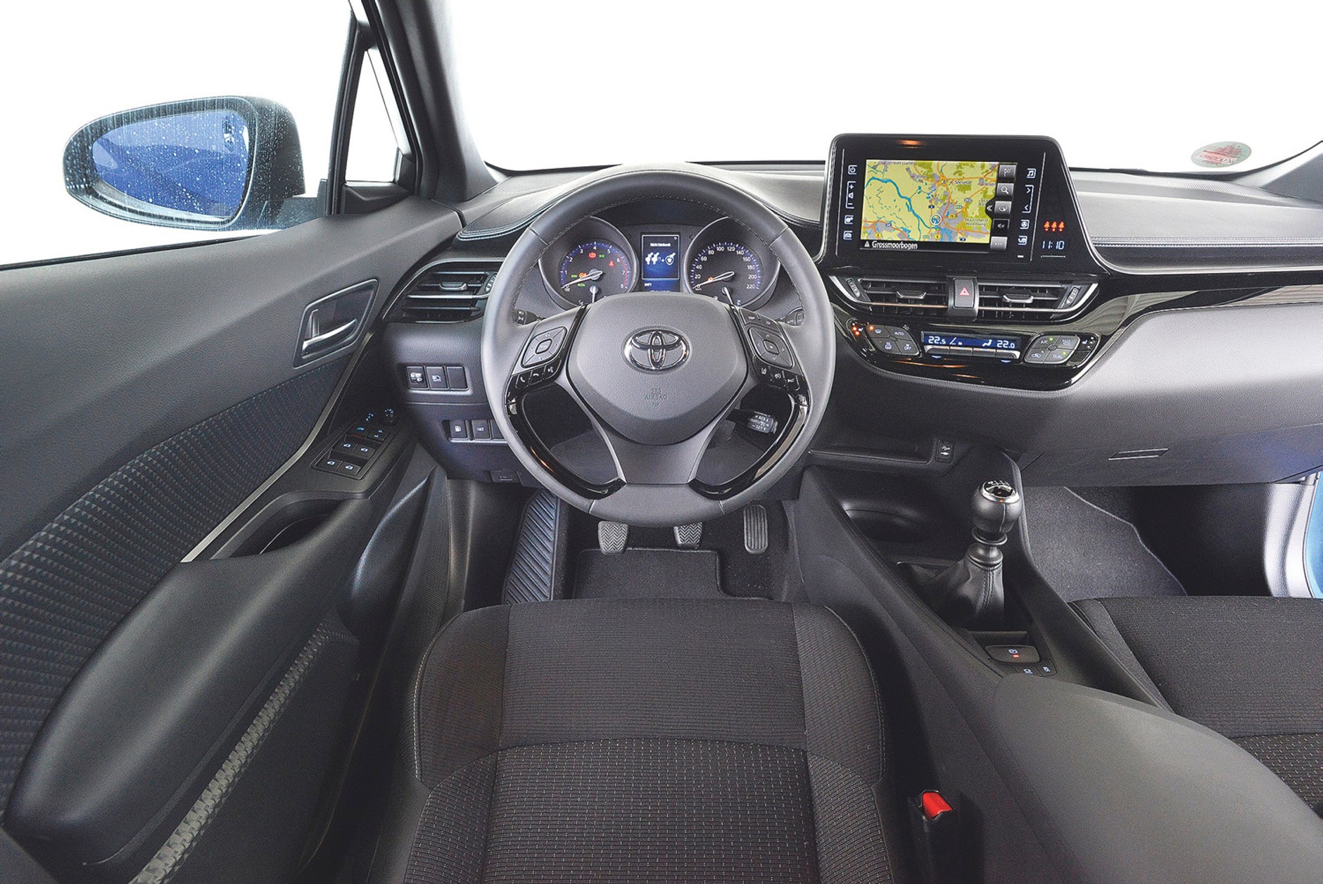 Nissan Juke i Toyota C-HR