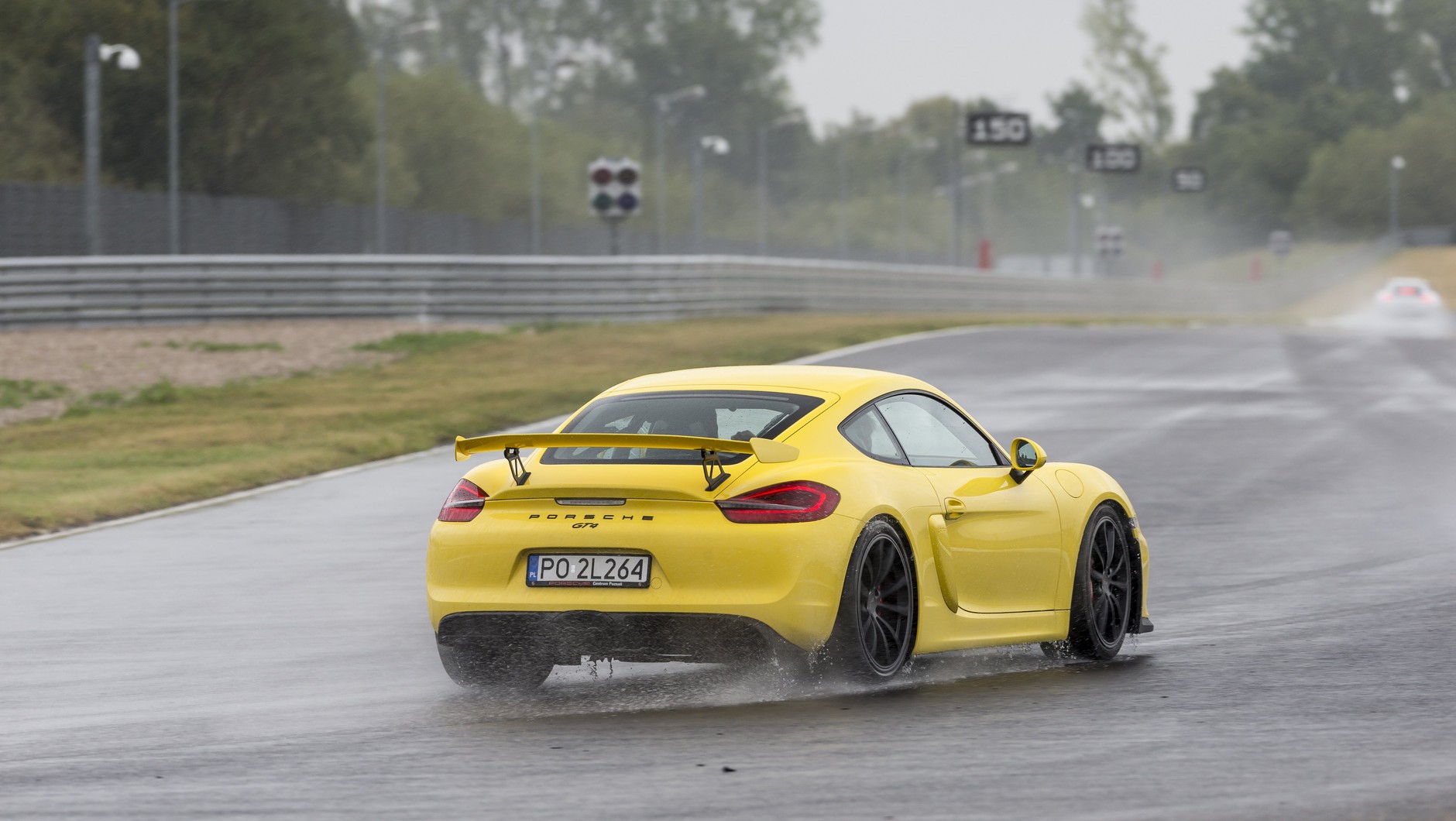 Porsche Cayman GT4