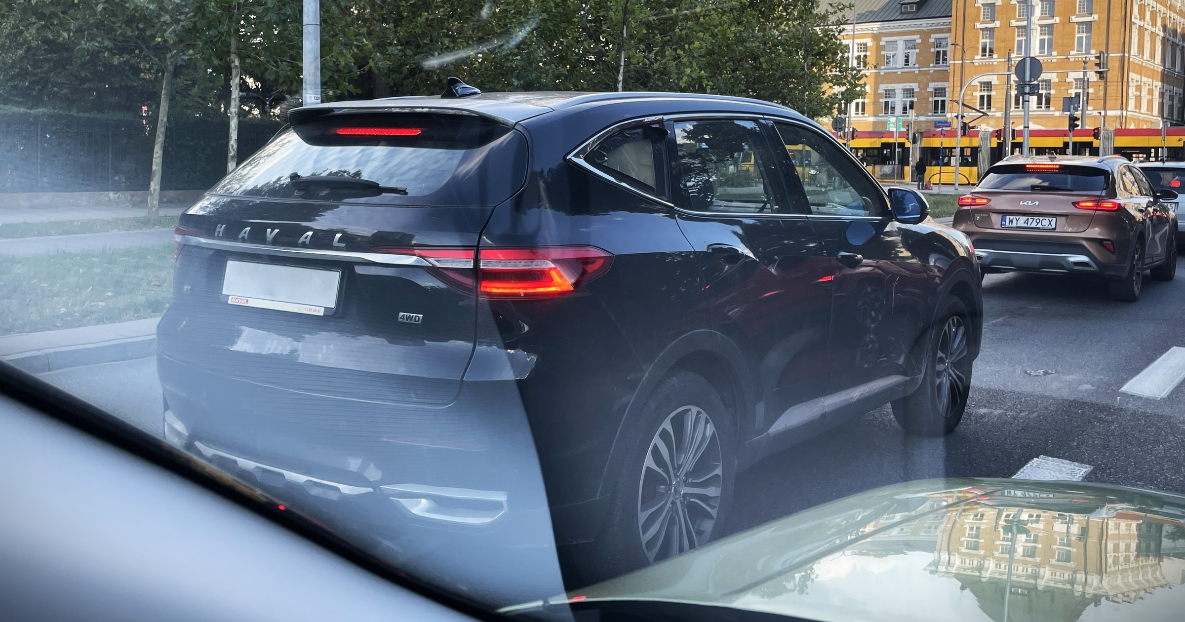 Chiński SUV spotkany na Pradze w Warszawie