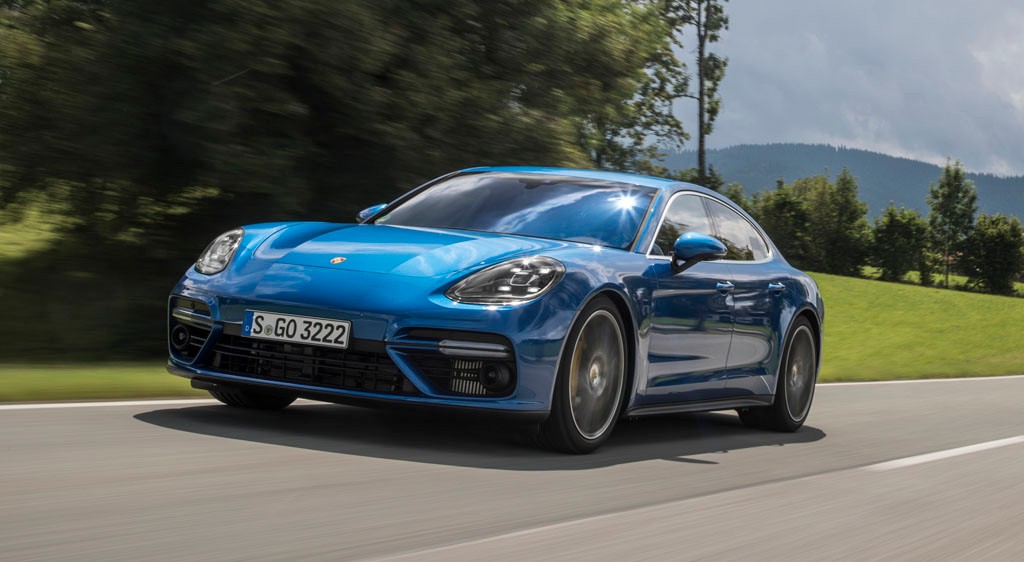 Porsche Panamera Turbo.