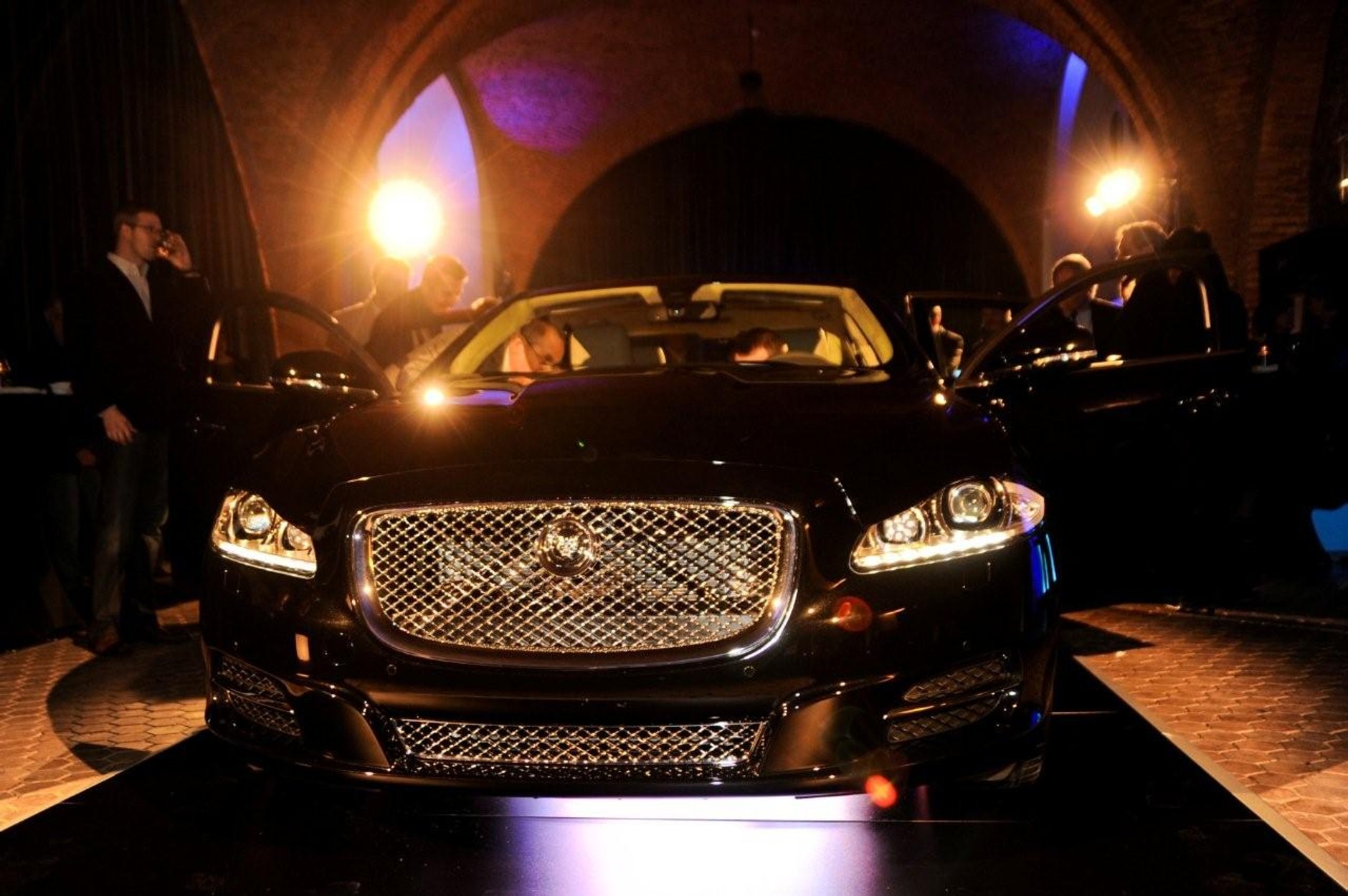 Jaguar XJ - Limuzyna nie musi być nudna