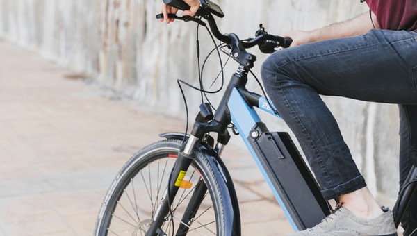 "Rower elektryczny plus". Będą państwowe dopłaty do rowerów na prąd? Ile taki kosztuje?