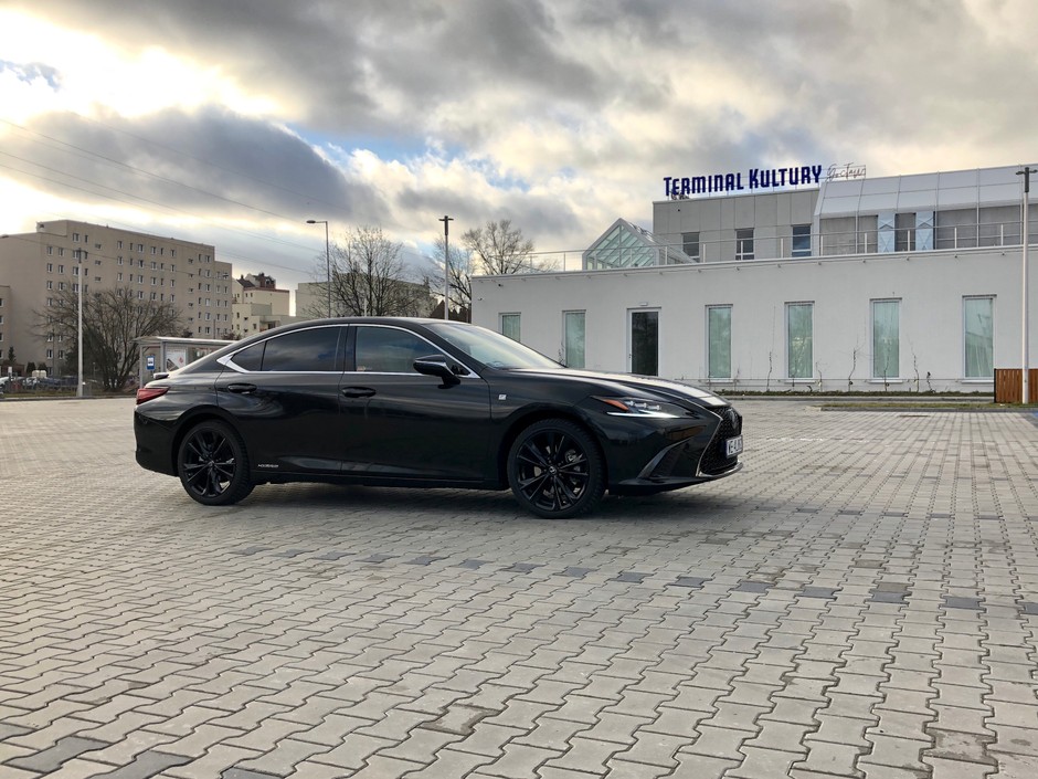 Lexus ES 300h F Sport Edition