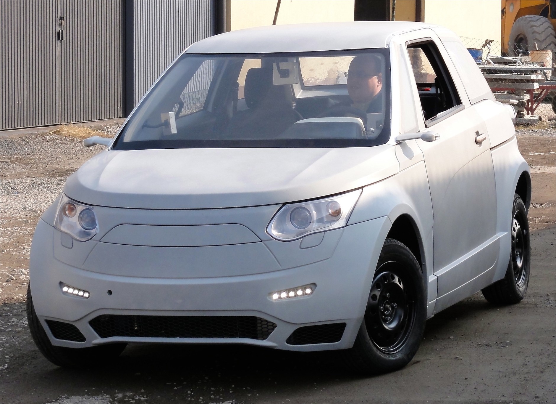 ELV 001 - polski samochód elektryczny