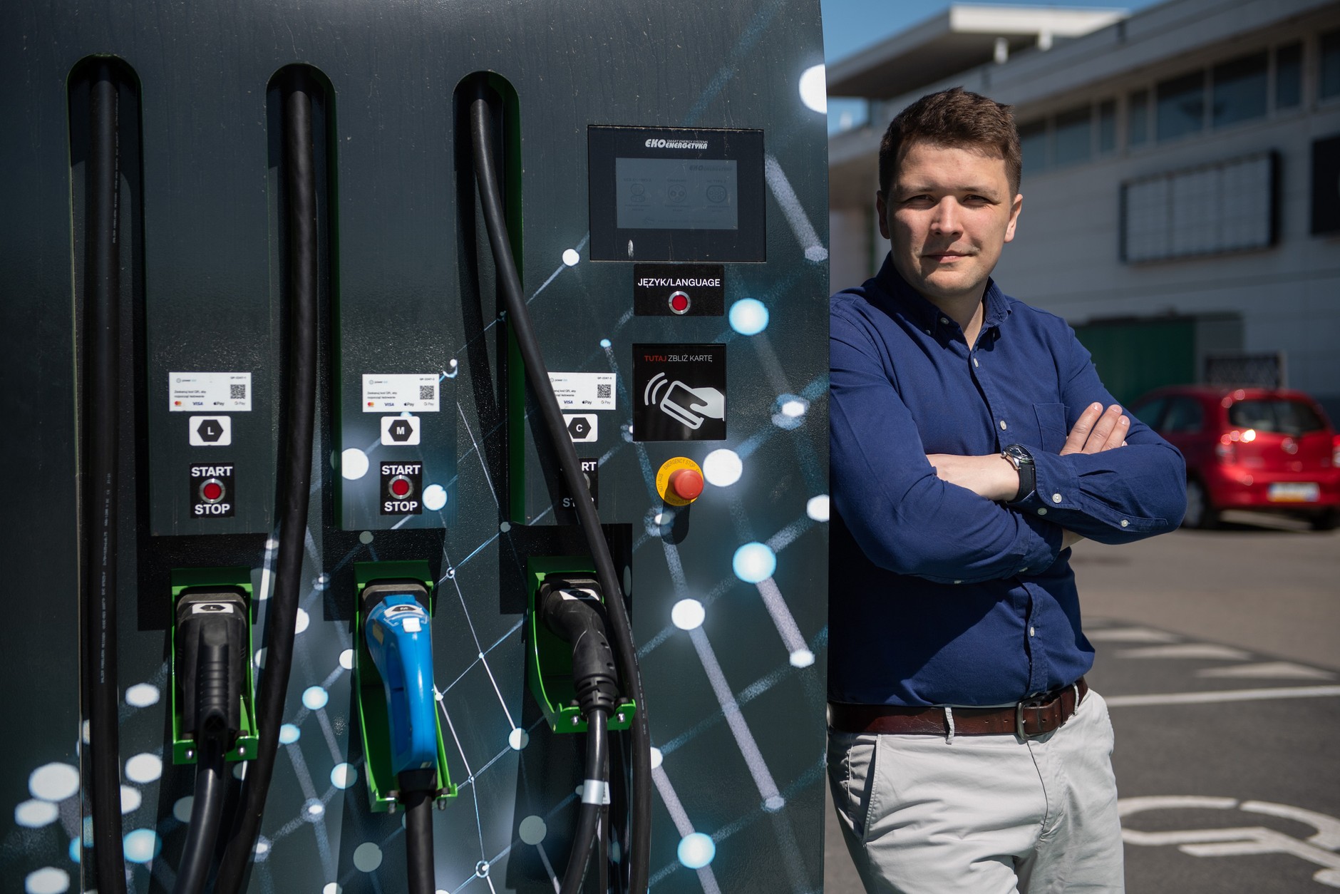 Ładowarka Powerdot i Grigoriy Grigoriev, dyrektor generalny firmyw Polsce