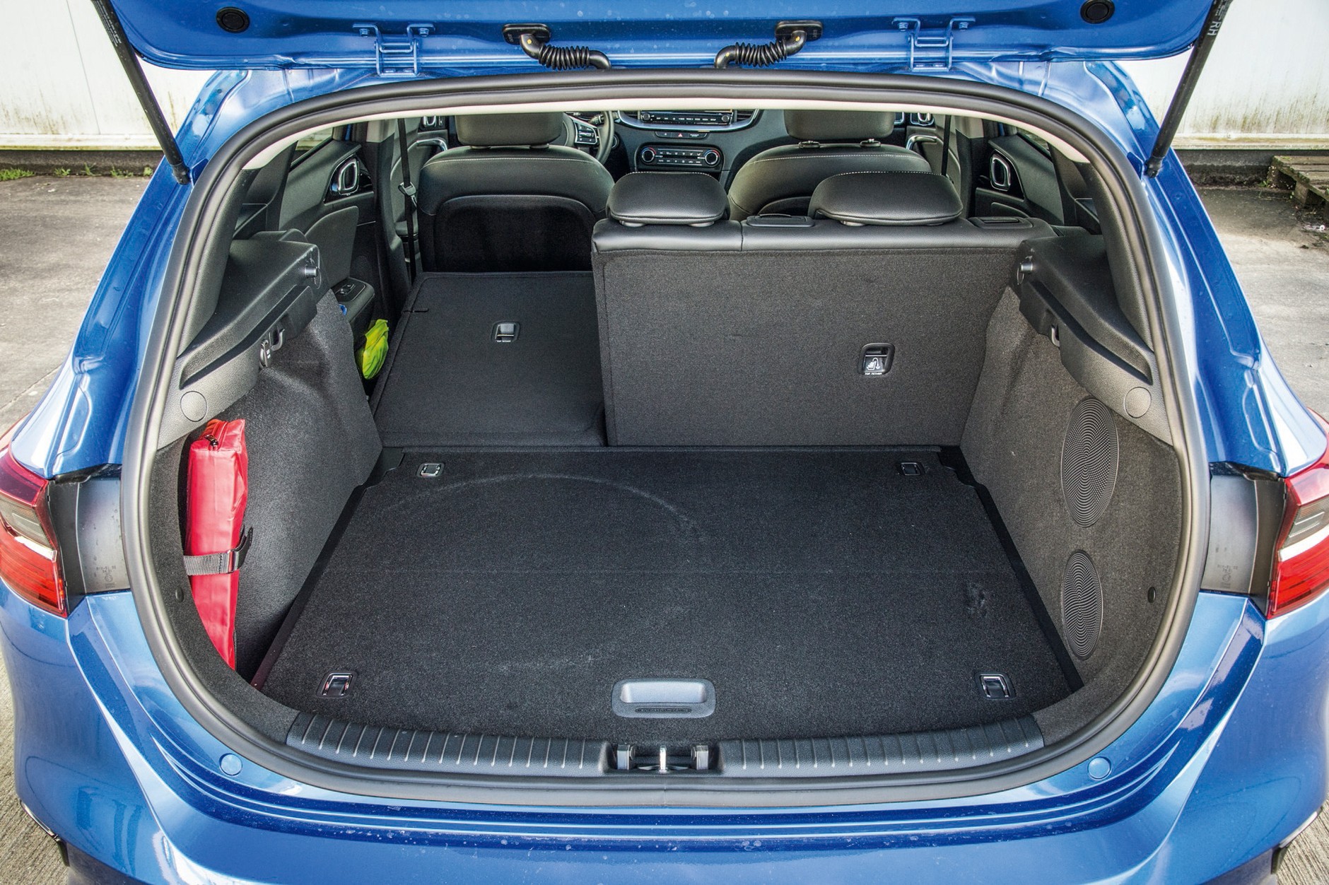 Porównanie: VW Golf VIII kontra BMW serii 1, Kia Ceed, Mercedes klasy A i Opel Astra