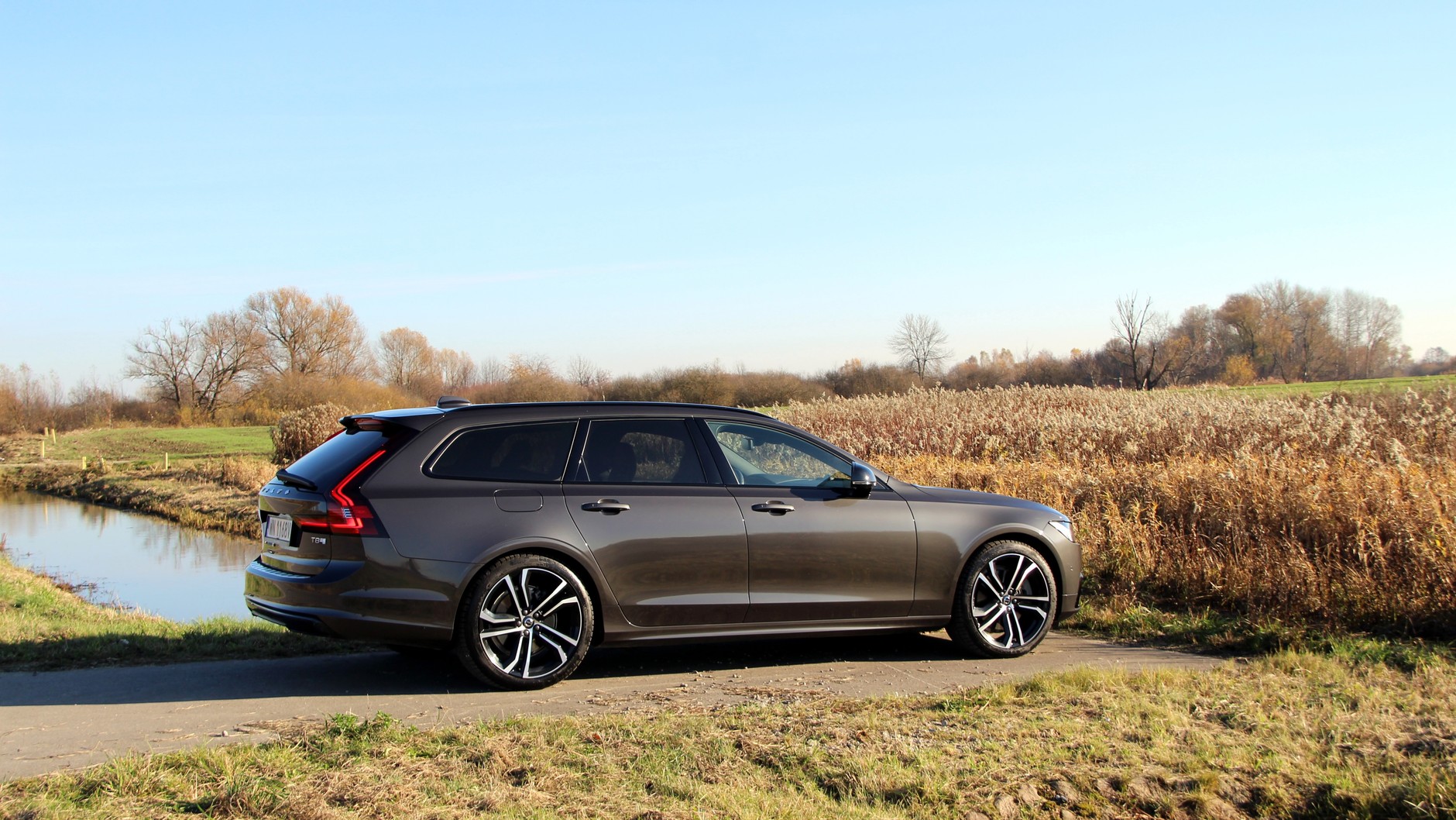Volvo V90 T8 Ultra Dark