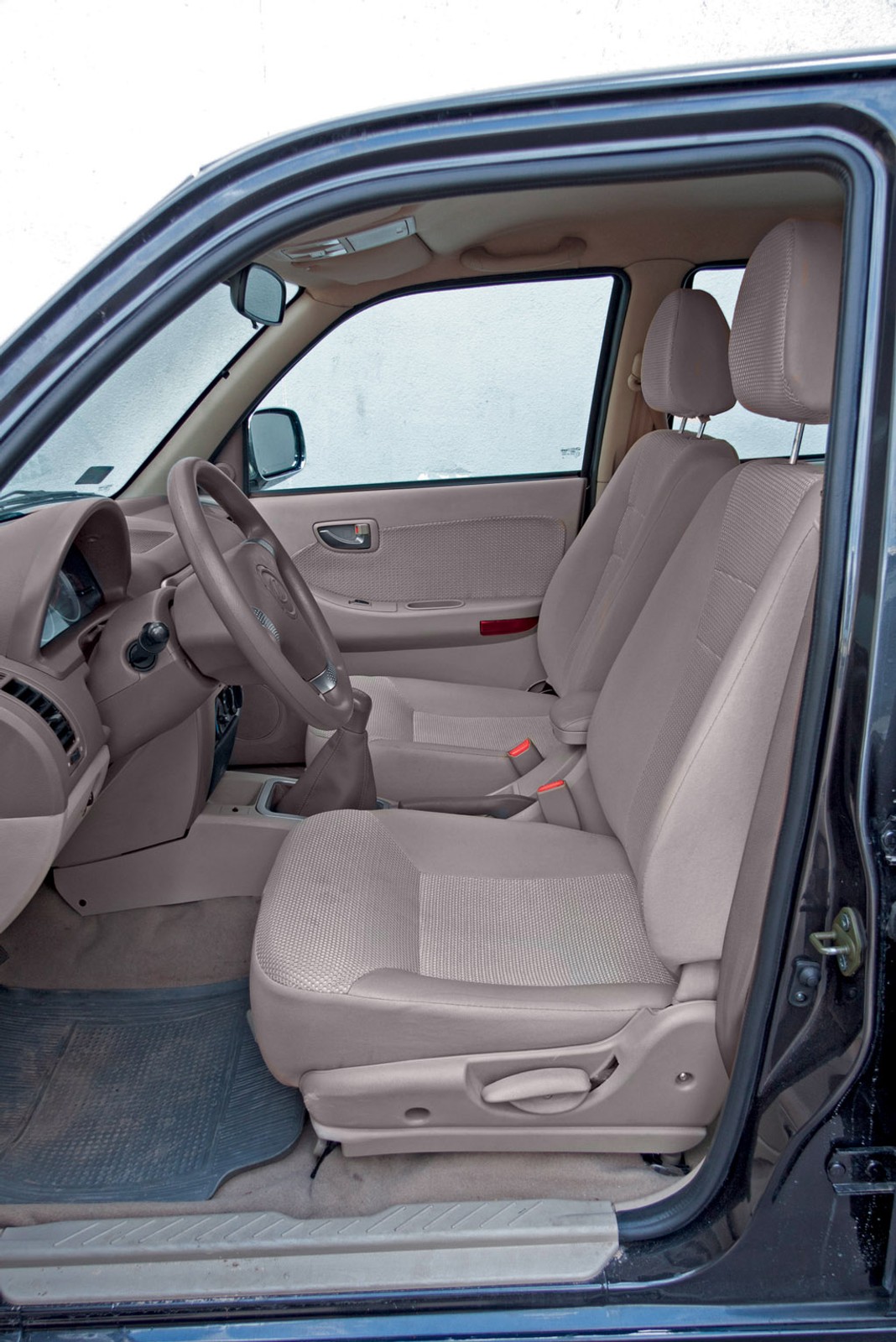 Chętni do ciężkiej pracy? Porównujemy najtańsze pikapy na naszym rynku