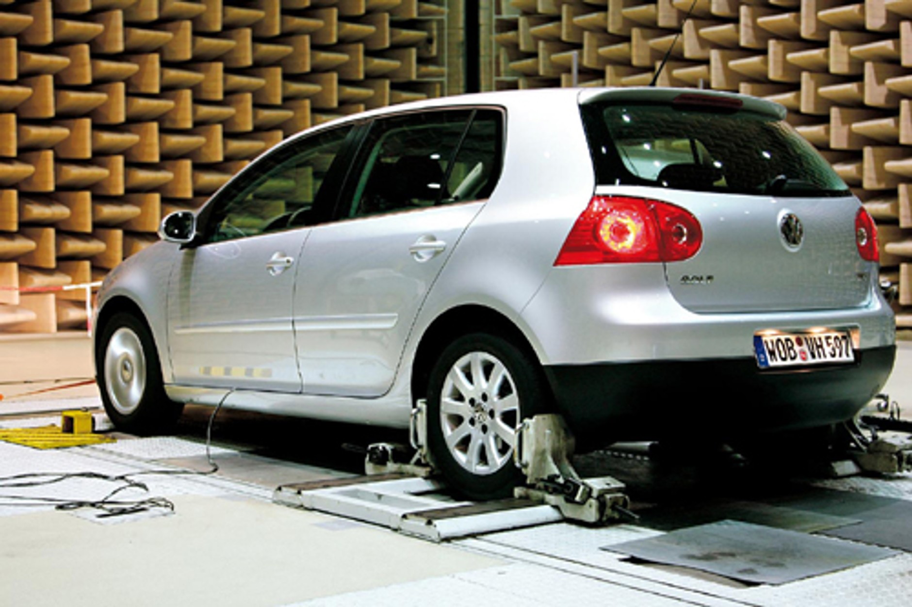 Czy auta rzeczywiście są ciche?