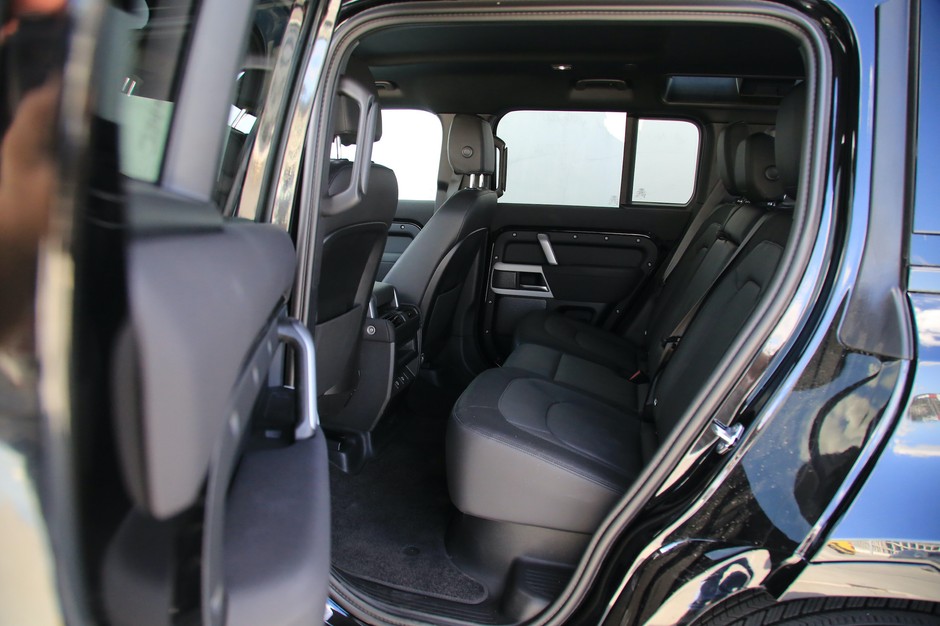 Land Rover Defender 110