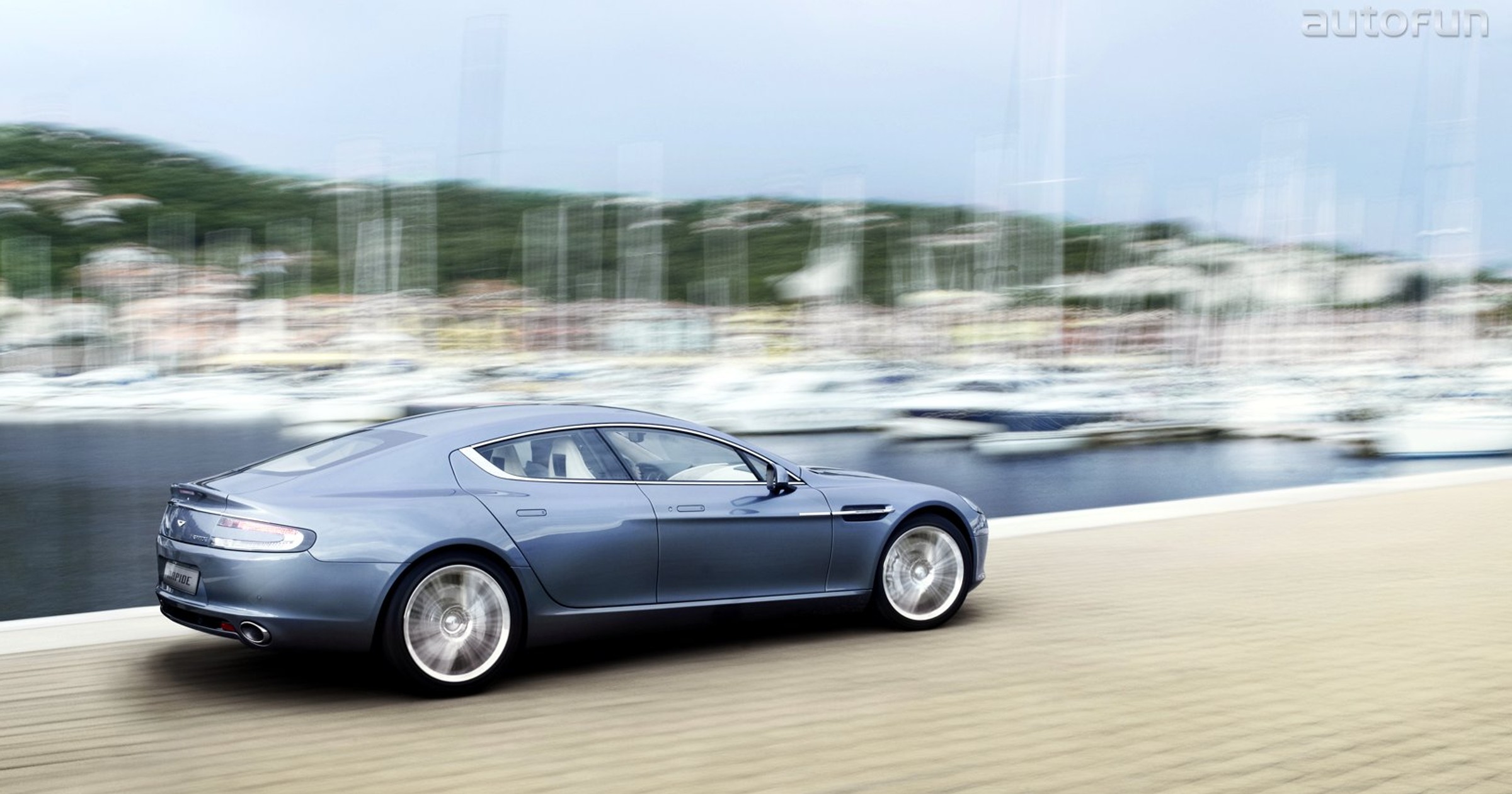 Aston Martin Rapide 
