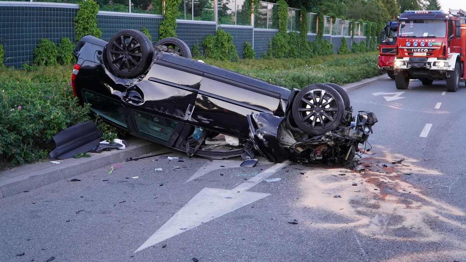 Kierowca ciężarówki, który staranował w Olsztynie cztery samochody, autobus i ranił 12 osób trzeźwieje w areszcie