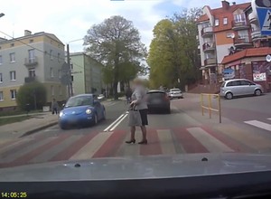 Kierowca nawet nie próbował hamować. Piesza oszukała przeznaczenie [Nagranie]