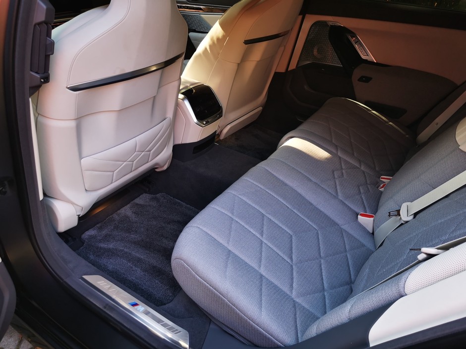 BMW M760e xDrive