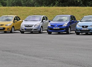 Mazda 2 kontra Corsa, Clio III i Ibiza IV: które auto zostanie królem miasta?