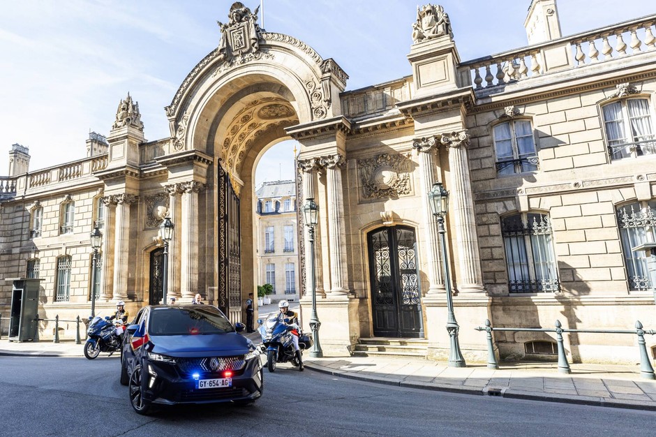 Renault Rafale zostało nową limuzyną prezydencką Emmanuela Macrona