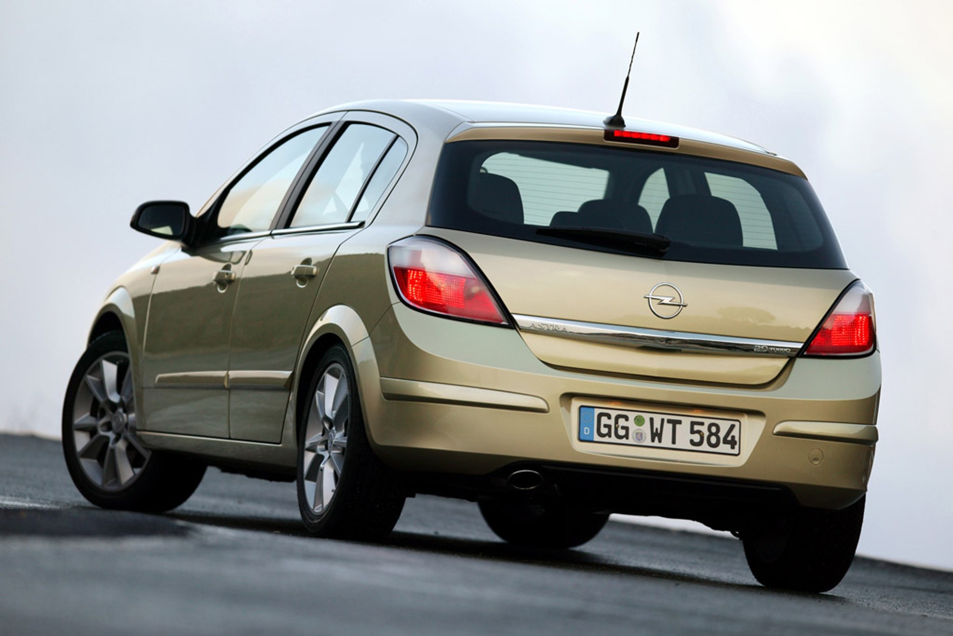 Opel Astra III: lepszy benzyniak 1.6 czy diesel 1.7?