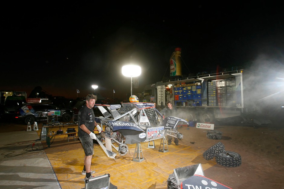 Rajd Dakar 2011: dobra postawa Polaków, Hołowczyc z otwartymi drzwiami (5.etap, wyniki, fot. Willy Weyens)