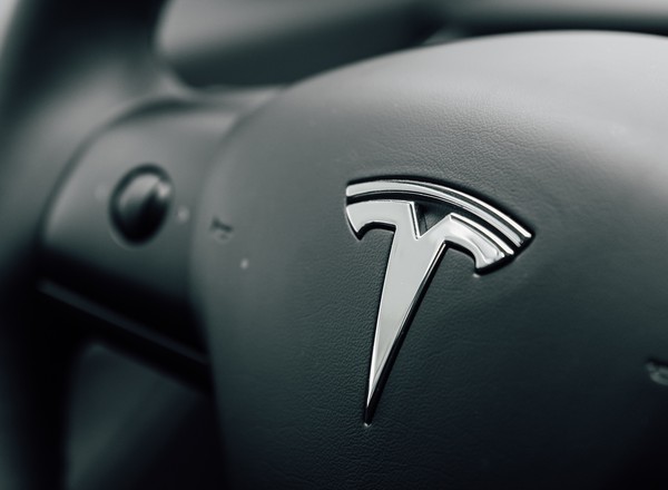 Tesla wycofuje ponad 40 tys. aut. Winna aktualizacja