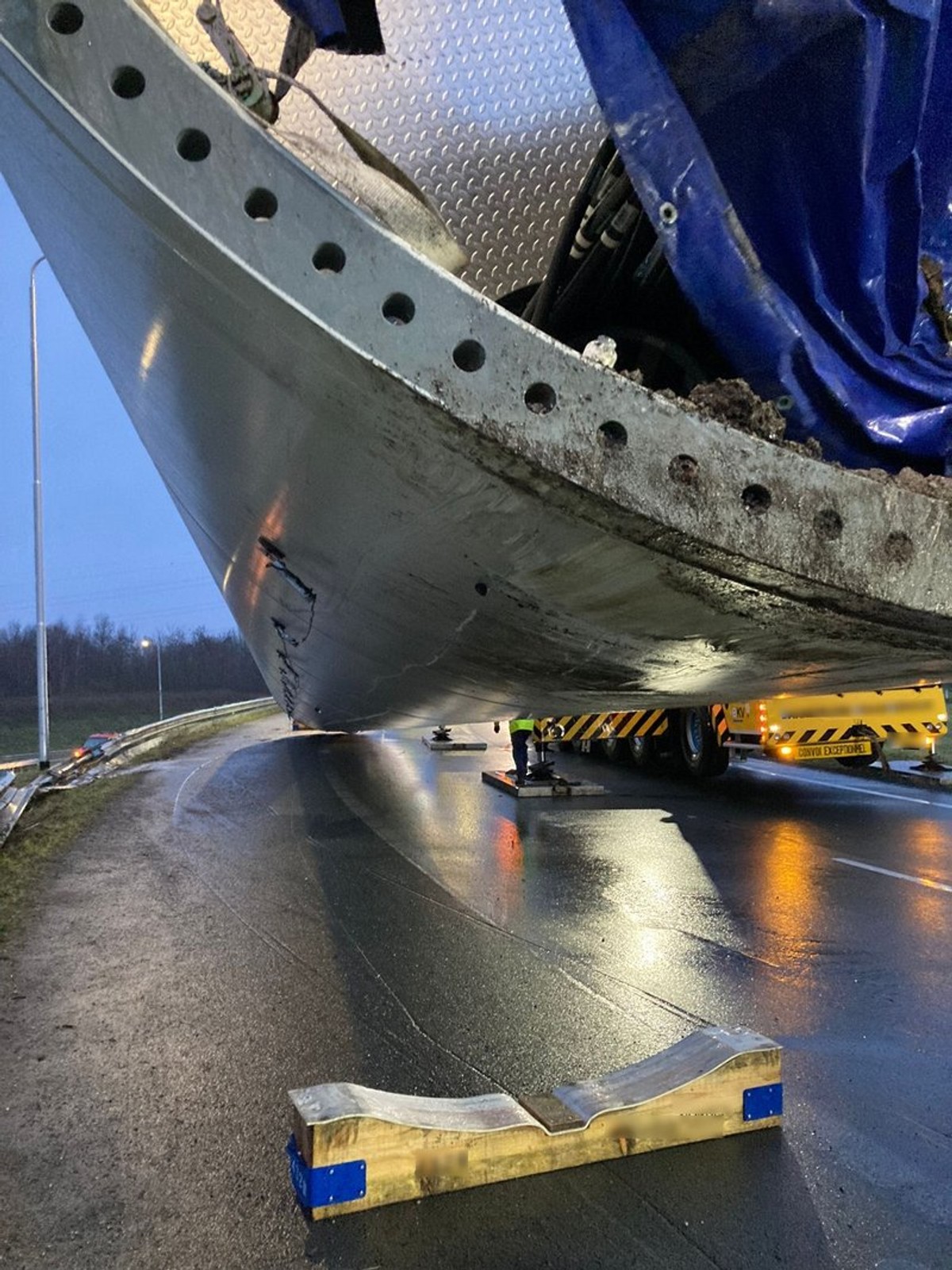 Wypadek wieży turbiny wiatrowej w Holandii